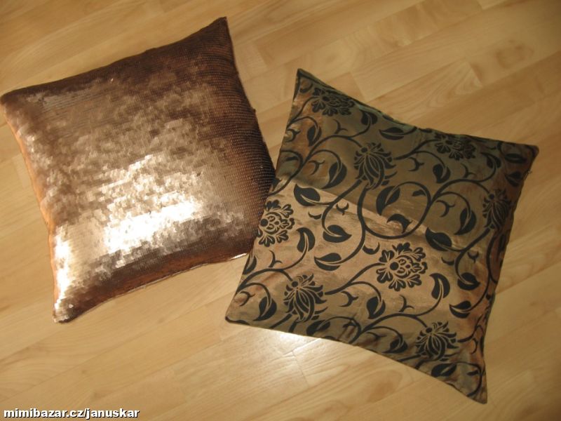 2x zlatý dekorační polštář 40x40 a 45x45cm
