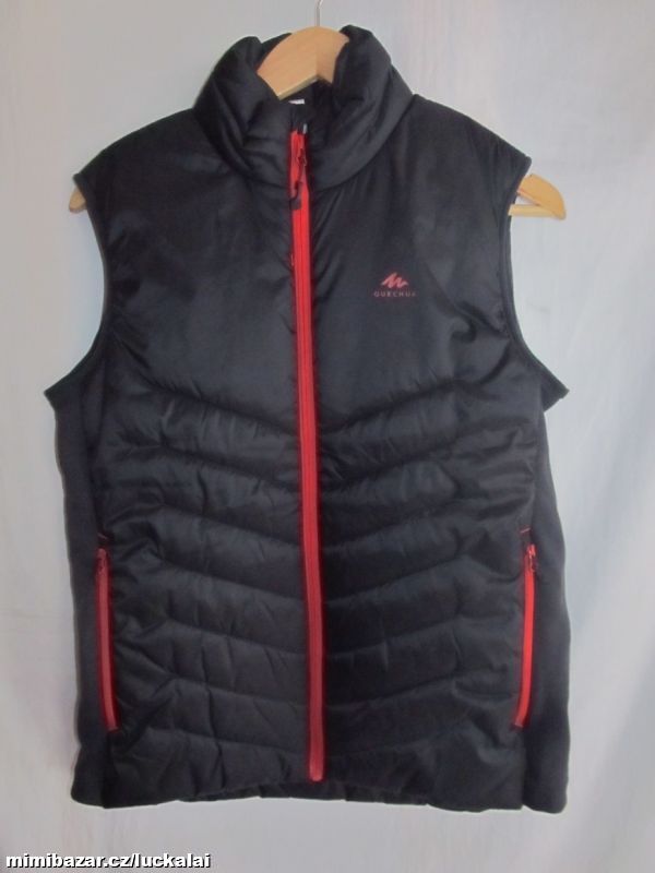 Černá outdoorová vesta 151-160 Quechua 2ks