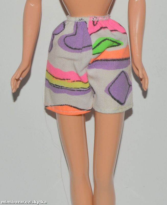  + + + OBLEČENÍ PRO PANENKU BARBIE + + + 