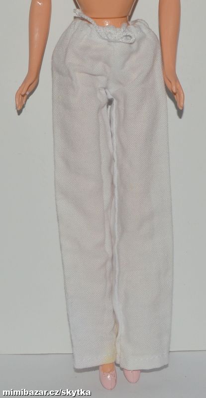  + + + OBLEČENÍ PRO PANENKU BARBIE + + + 