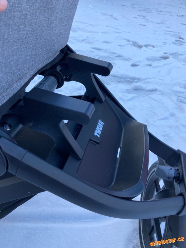 Podpěrky pod nožičky ke kočárku Thule