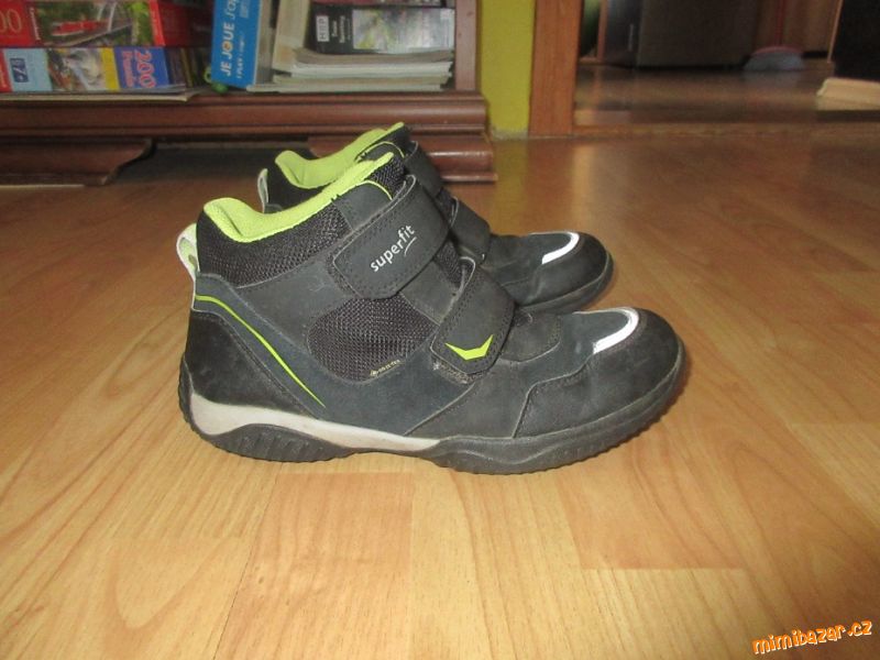 kotníkové boty s goretexem