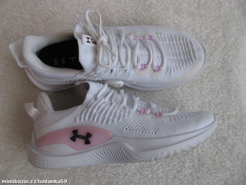 Dámské tréninkové sportovní boty Under Armour