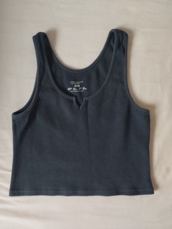 Šedivý crop top nátělník