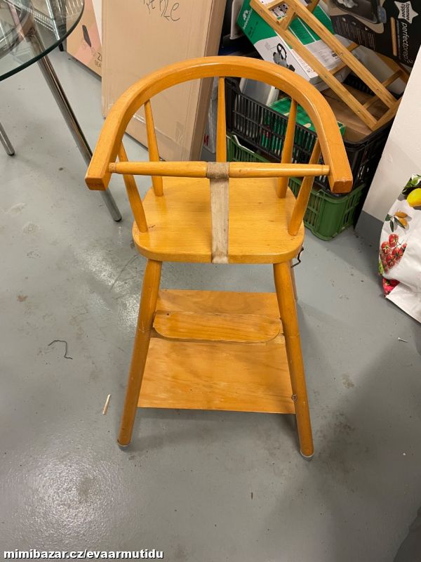 Dětská dřevěná jídelní židlička rozkládací