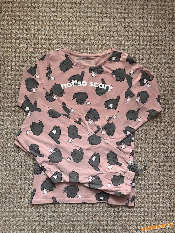 Nádherné dívčí pyžamo, pyžámko s kočkou Pusheen
