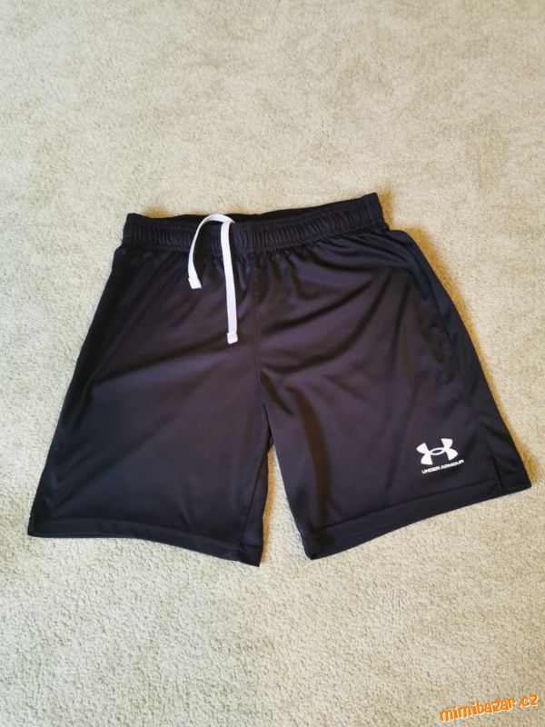 Under Armour jako N. O. V. É.