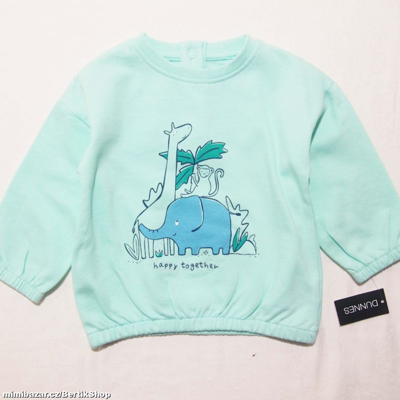 B550. Zelená slabá mikina