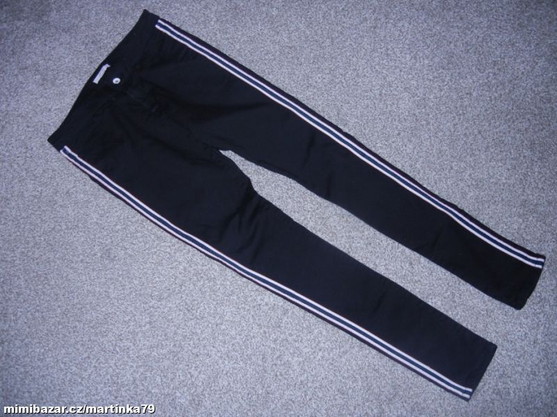 Černé skinny