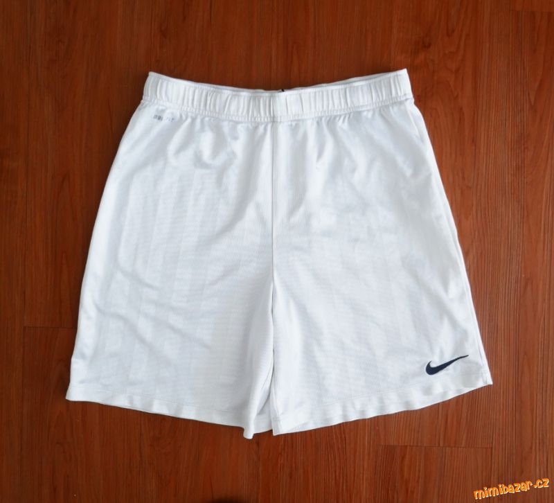 Sportovní funkční kraťasy Nike