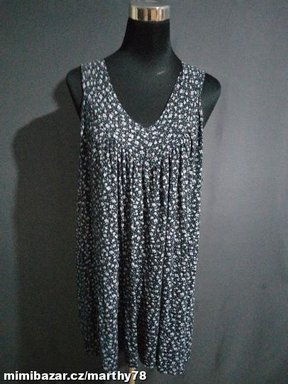 *** KRÁSNÝ DÁMSKÝ VZOROVANÝ TOPÍK, VEL.5XL ***