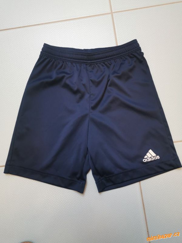 Adidas jako N. O. V. É.
