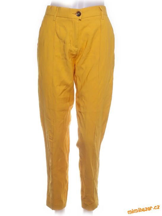 žluté plátěné kalhoty s vysokým pasem