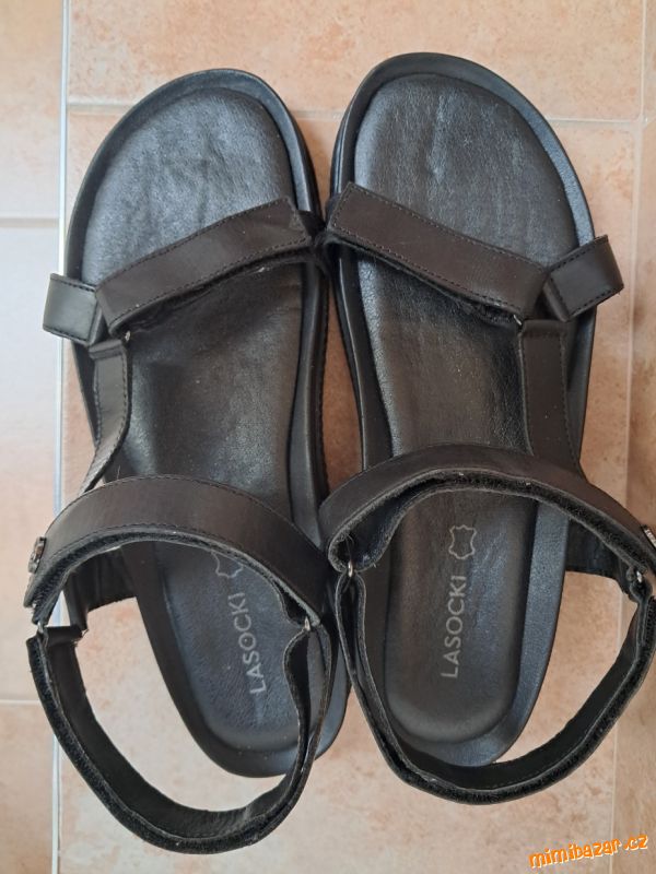 černé kožené sandály / páskové letní boty
