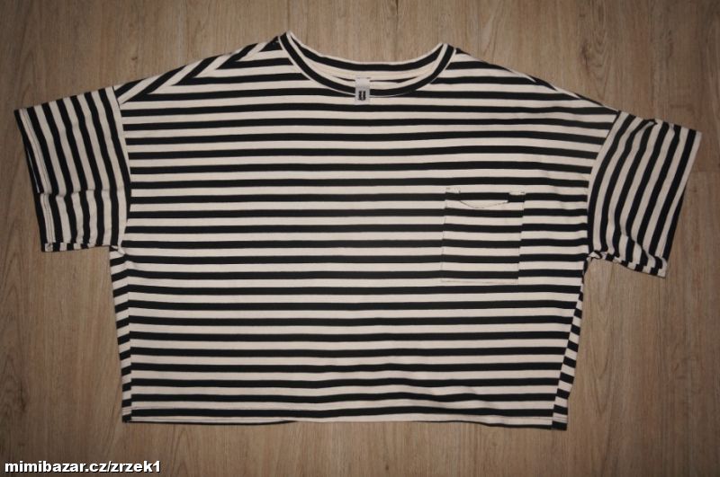 Made in Italy pevnější crop tričko s kapsou vel.L