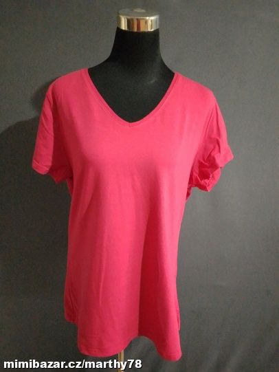 *** KRÁSNÉ DÁMSKÉ TRIKO BEZ VZORU, VEL.48 ***