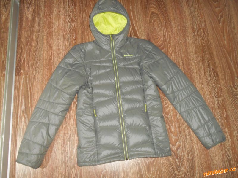 khaki zelenkavá jarní podzimní bunda Quechua 170 S