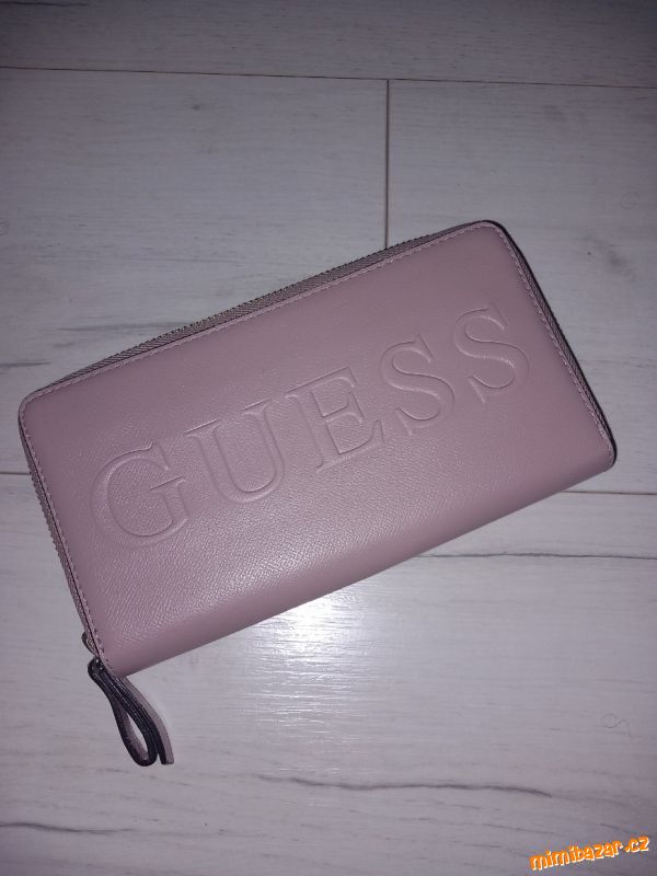 Krásná růžová peněženka - GUESS