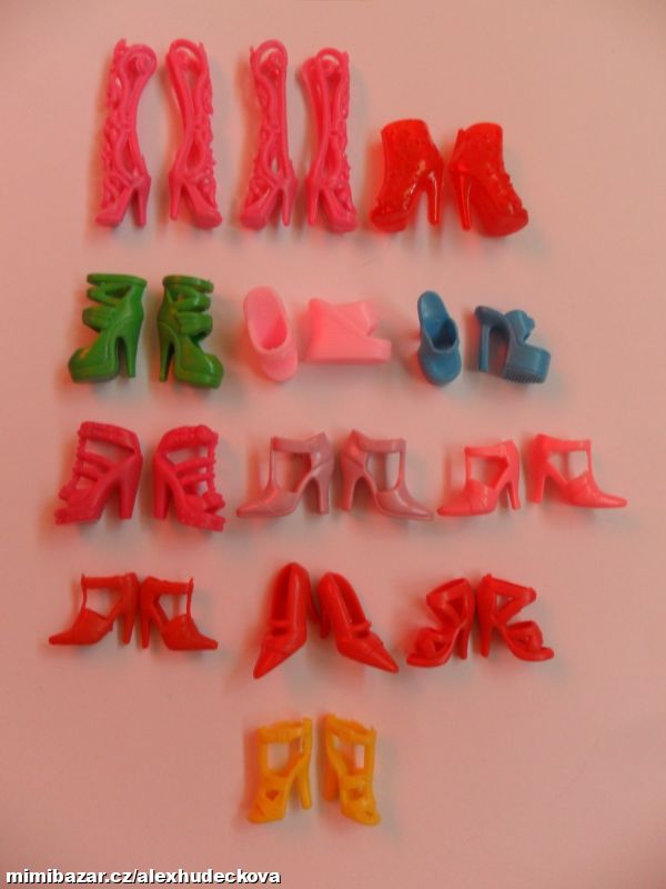NEZNAČKOVÉ BOTY PRO PANENKU TYPU BARBIE
