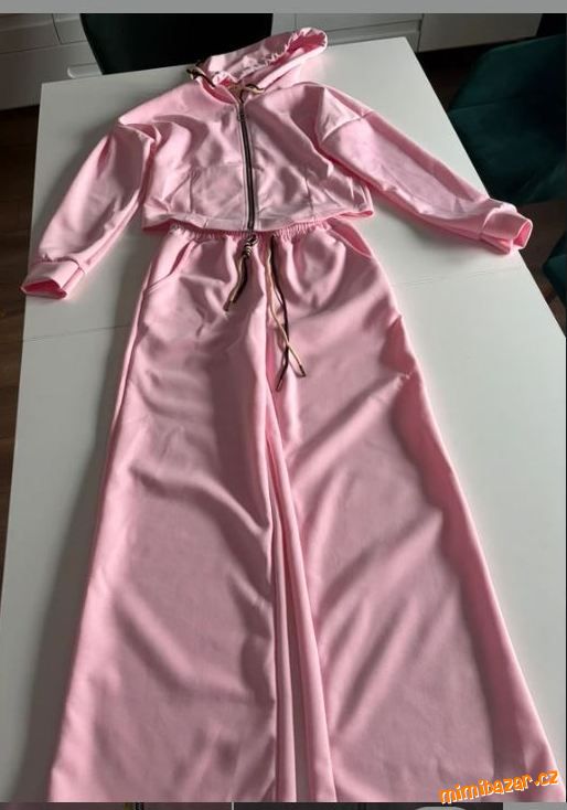 komplet mikina + kalhoty S/M