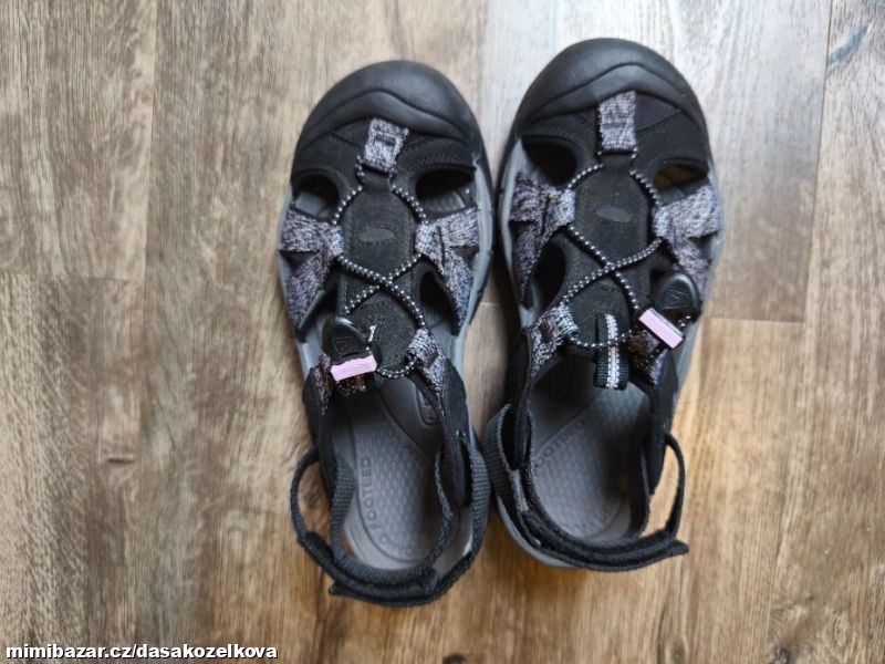 Černé trekové sandály 2v1 KEEN v.38, 5