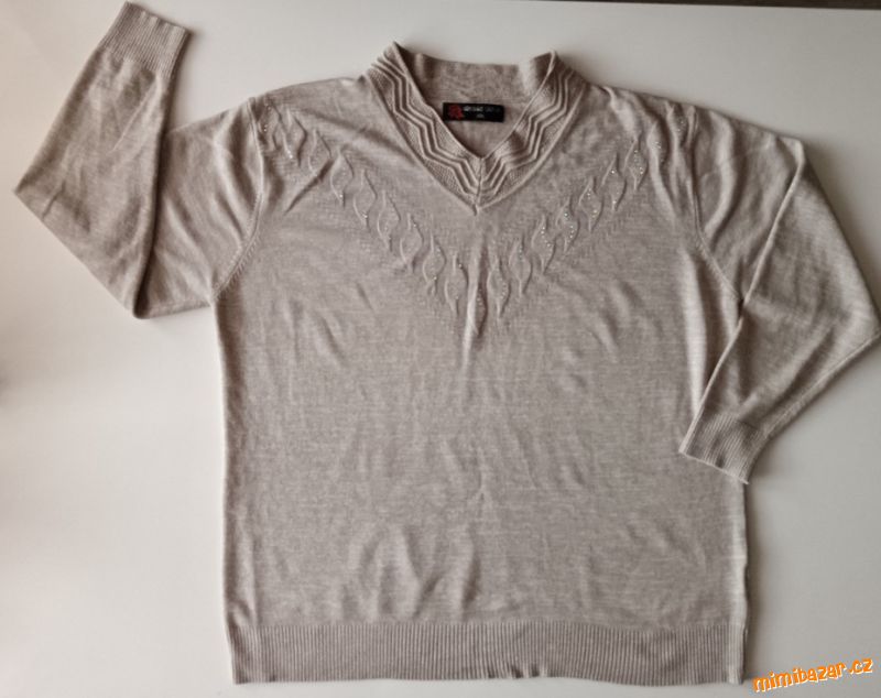 Krásný svetr vel. XXL