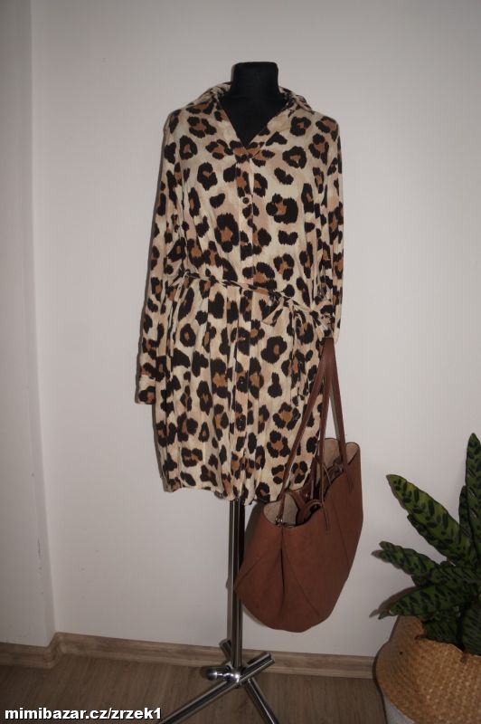 Nádherné šaty s páskem vel.M