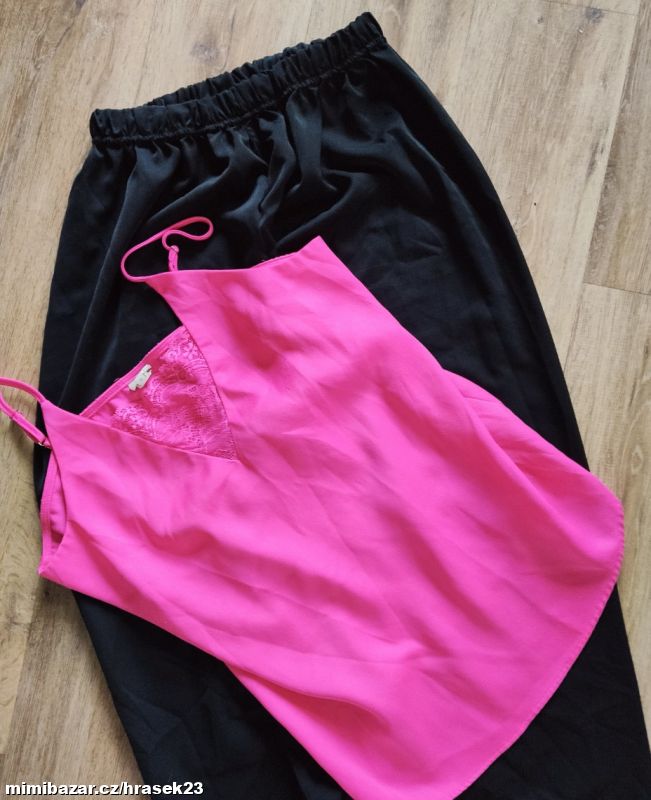 SATÉNOVÉ PYŽÁMKO 40