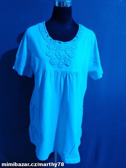 *** KRÁSNÉ DÁMSKÉ TRIKO S APLIKACÍ, VEL.44/46 ***
