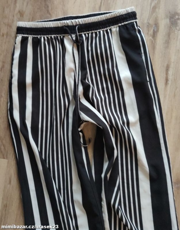 MODNÍ ŠIROKÉ KALHOTY 40