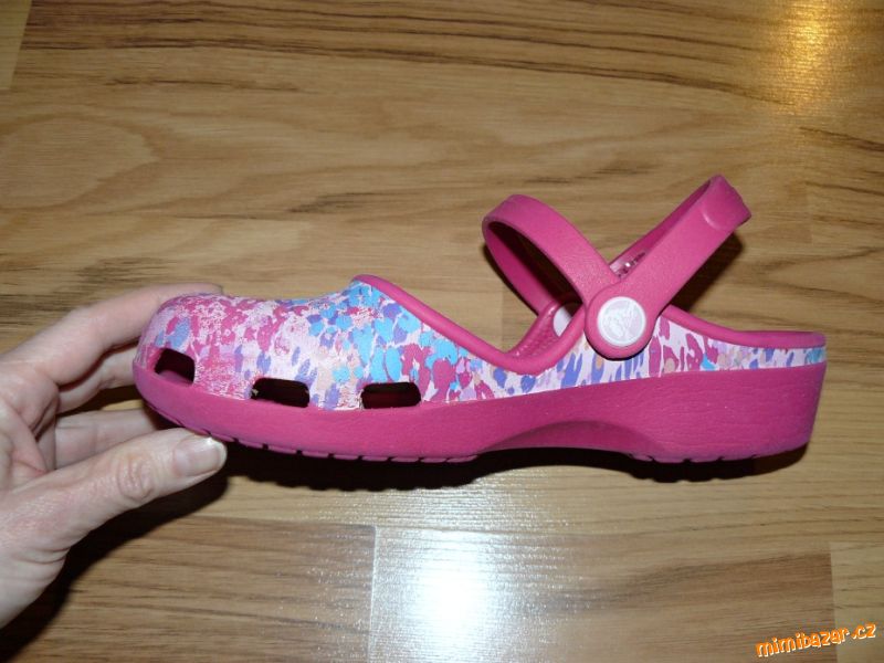 DÍVČÍ/DÁMSKÉ SANDÁLY (36/37)