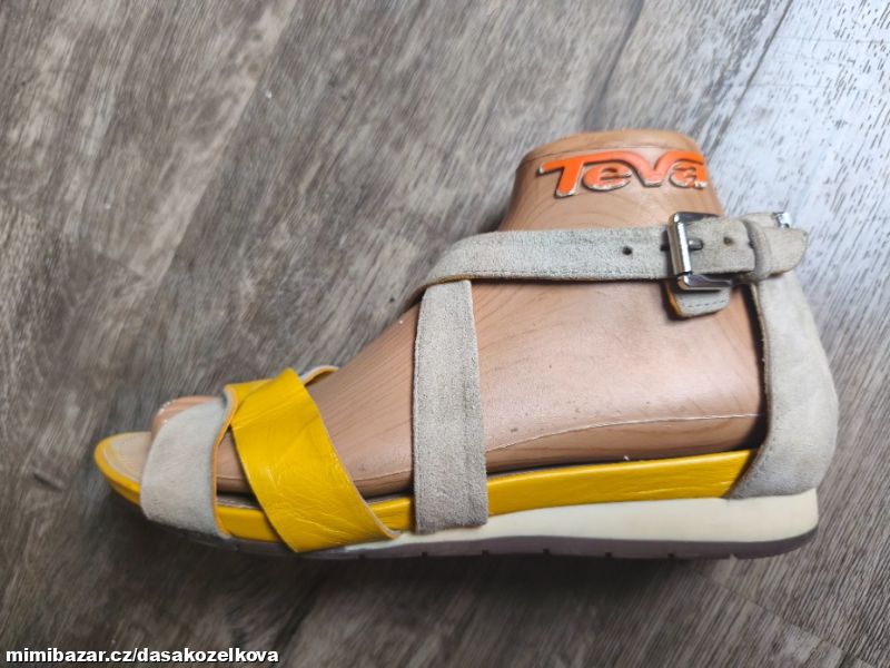 Kožené sandálky GEOX RESPIRA v.37