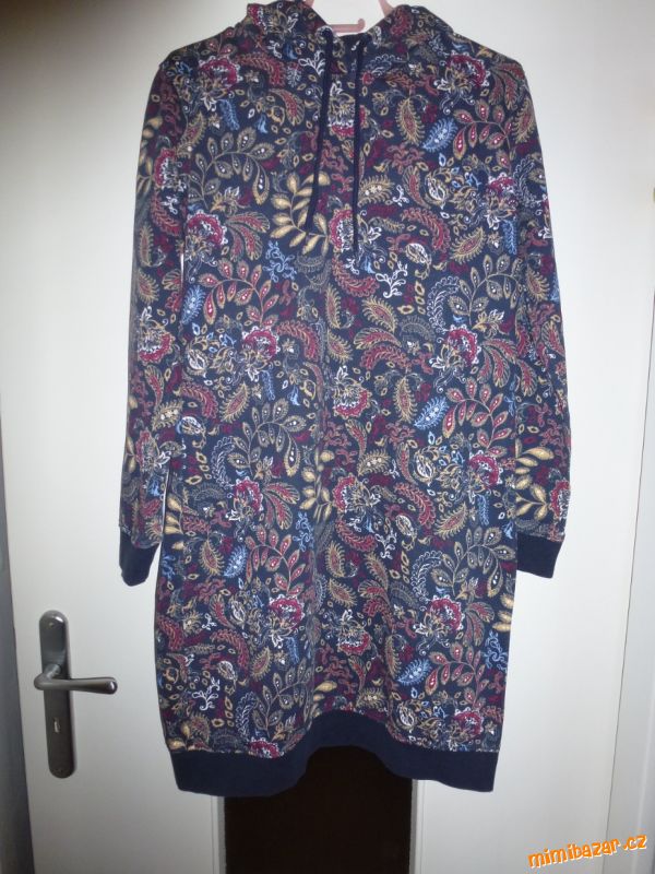 ŠATY s KAPUCOU-JAKO NO.VÉ-AKCE 2 + 1ZDARMA