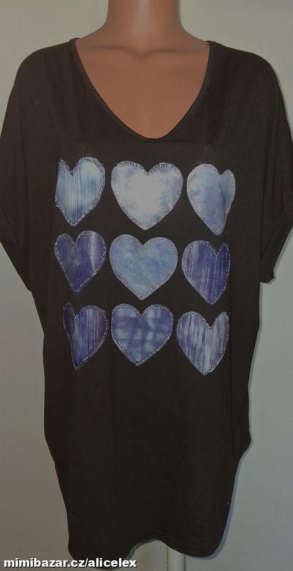 m2 Černé triko se srdíčky