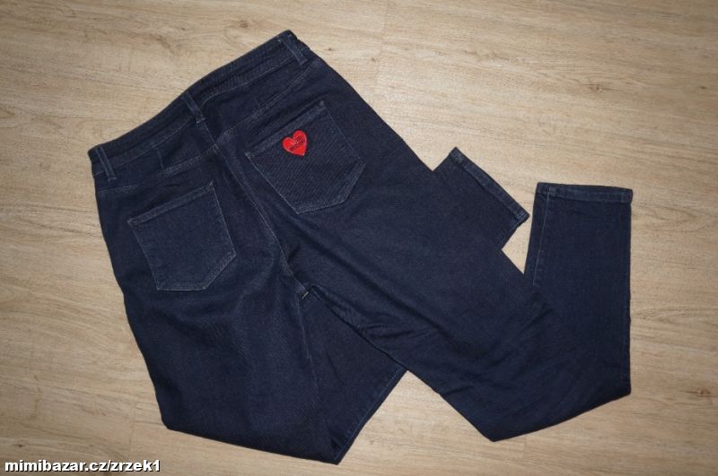 Love Moschino zkrácené úzké džíny s logem vel.M