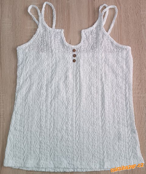 Elegantní top s výstřihem