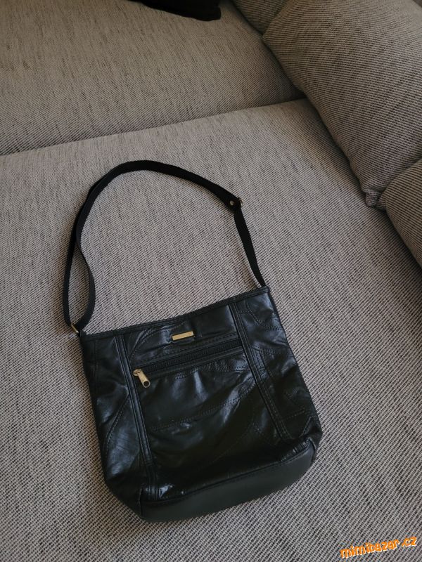Dámská černá crossbody kabelka