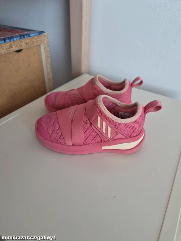 Nazouvací tenisky Adidas, vel. 26