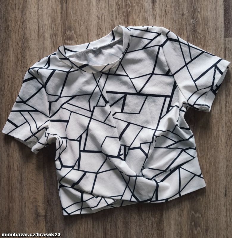 CROP HALENKA 38