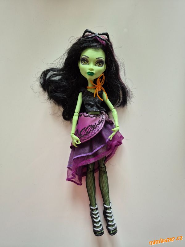 Panenka monster high Mattel krásná čarodějka paruk