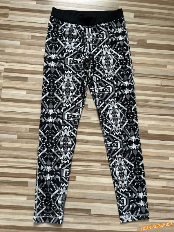 Adidas funkční legíny 152