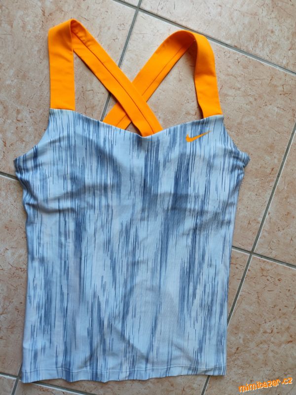 Krásný sportovní TOP