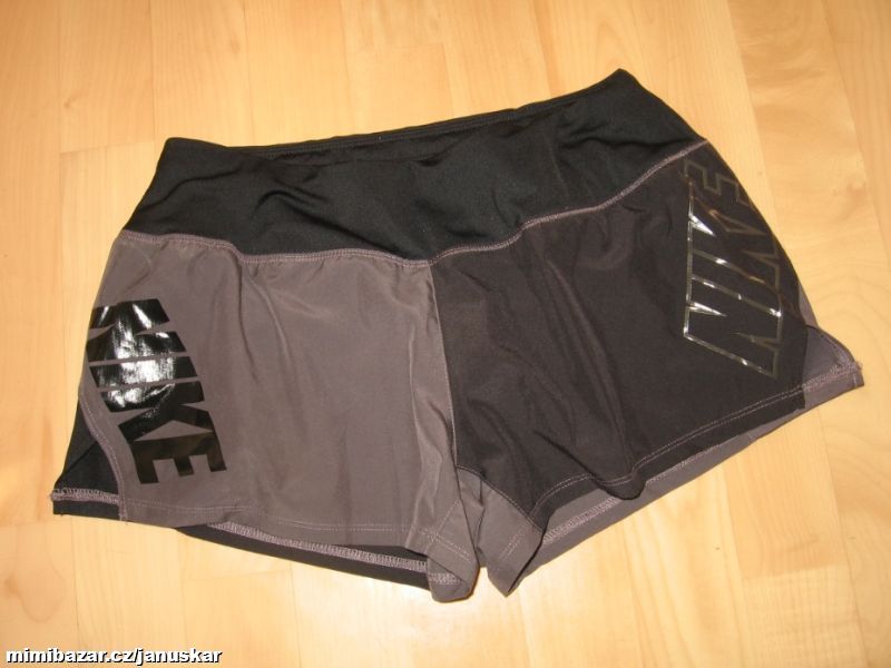 Dámské sportovní kraťasy/ šortky Nike Dri-Fit šedé
