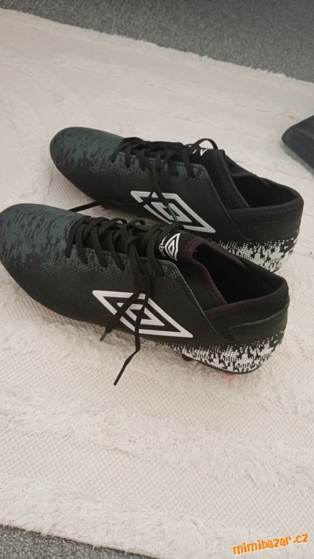 kopačky Umbro vel.40, 5