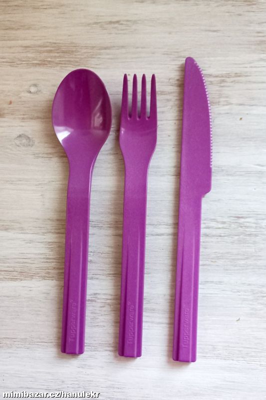 Příbor, lžíce, vidlička a nůž