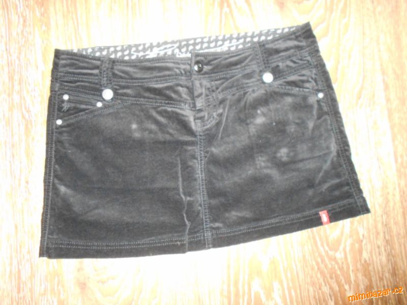 černá sametová mini sukně EDC by Esprit 40