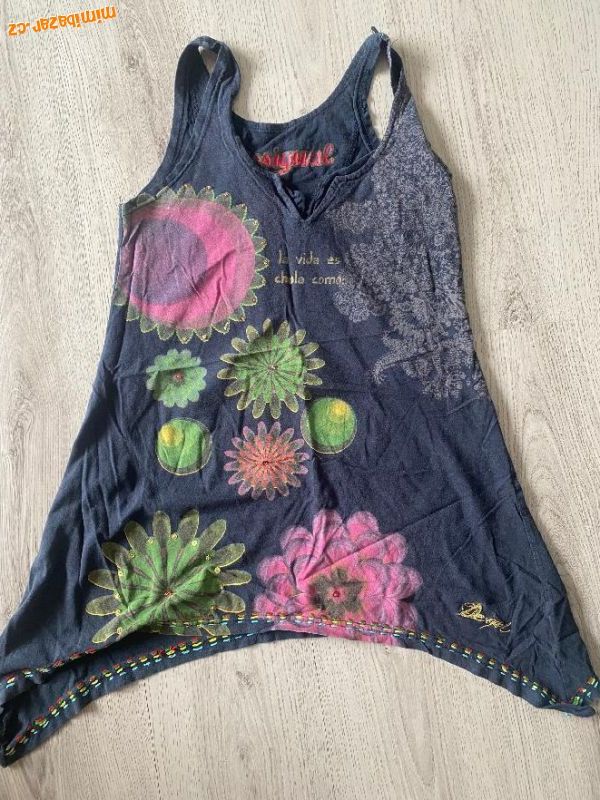 Pěkné triko-top Desigual velikost 38/M