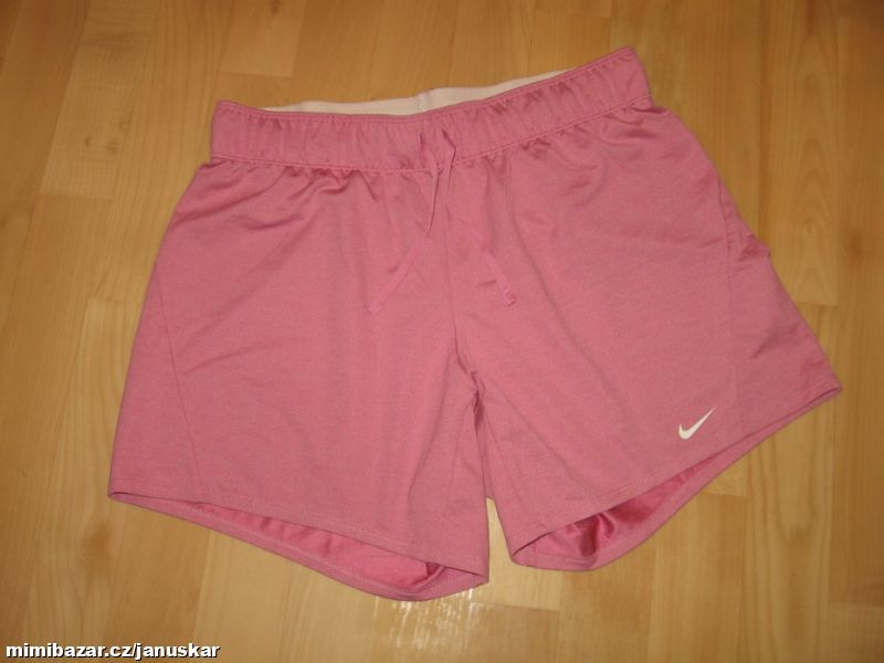 Dámské sportovní kraťasy / šortky Nike Dri-Fit