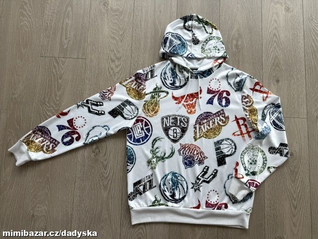 MIKINA NBA New Era s kapucí
