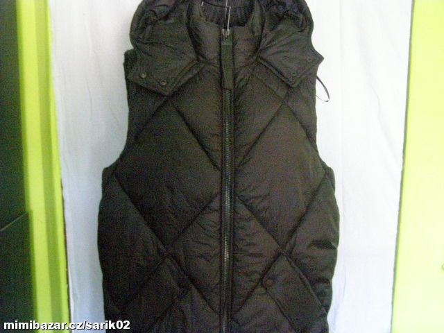 KABÁT BEZ RUKÁVŮ DLOUHÝ PC 1190 KČ nový
